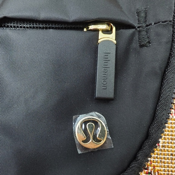 lululemon athletica All Night Festival Bag - Micro 2L - Black/Gold - Picture 4 of 7